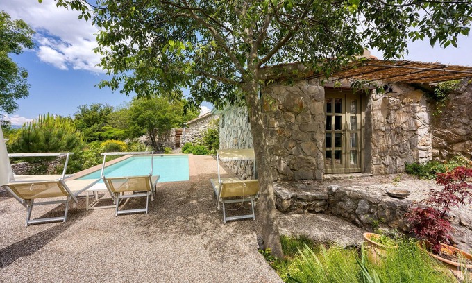 Nenadici House | 2 bedroom pet friendly home in Malinska