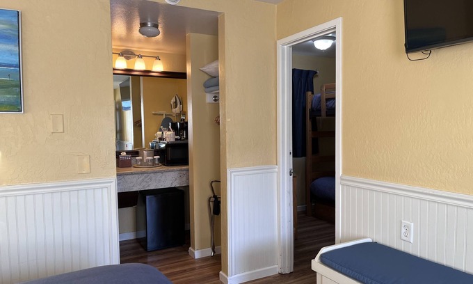 Downtown Monterey Cabin | 2 Bedroom PET-FRIENDLY Family Suite at Ocean-Side Property!