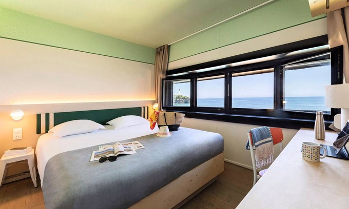 Anglet Apartment | 2 Bedroom Premium Room for 2 Adults and 2 Children with breathtaking sea view