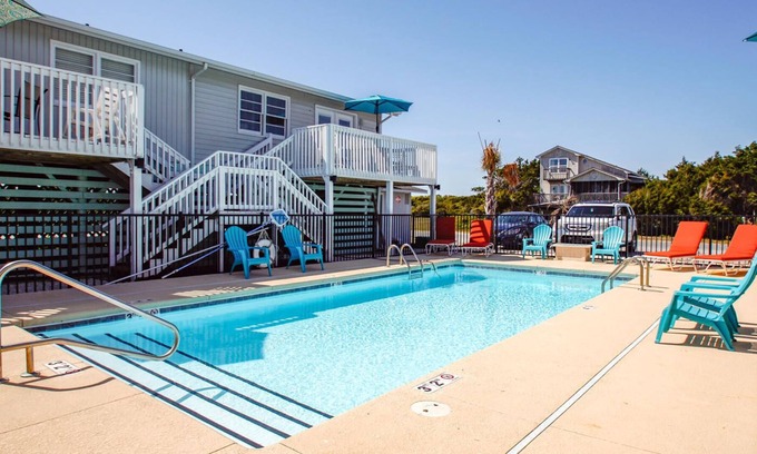 Long Beach Villa | 2 bedroom second row unit, across from beach, saltwater pool