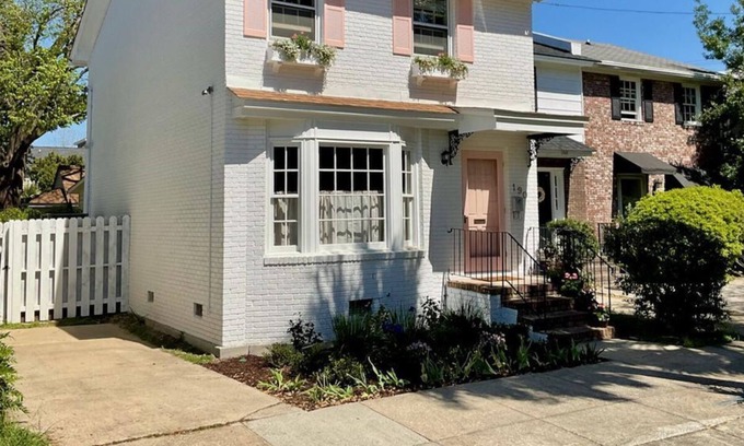 Harleston Village Apartment | 2 Bedroom Single family L-554435 by Houzlet