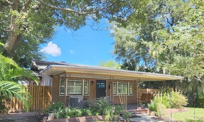 Seminole Heights Apartment | 2 Bedroom Single family 442180 by Houzlet
