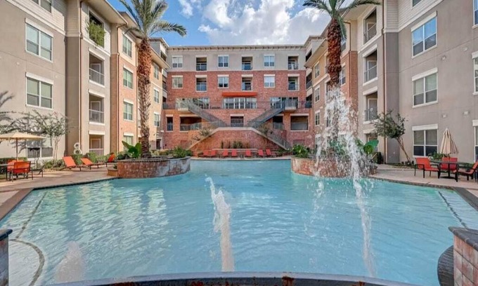 South Main Apartment | 2-Bedroom Spacious Apt in NRG Med Ctr with Free Parking and Great Amenities