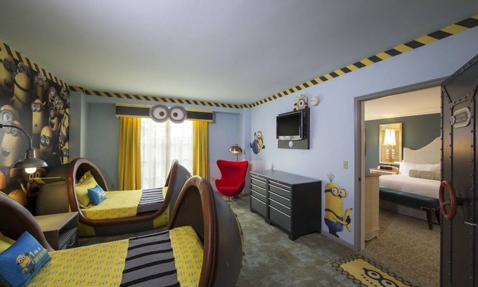 Florida Center Hotel | 2-Bedroom Suite at a 4⭐️ Hotel