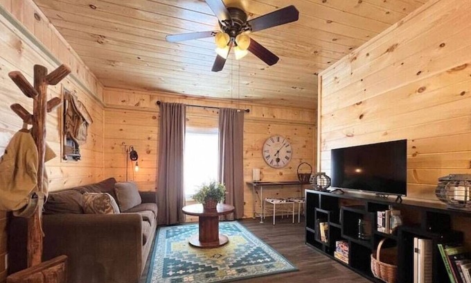 Valley Head Apartment | 2 Bedroom Suite - Wi-Fi | Fire Pit | Dog Friendly