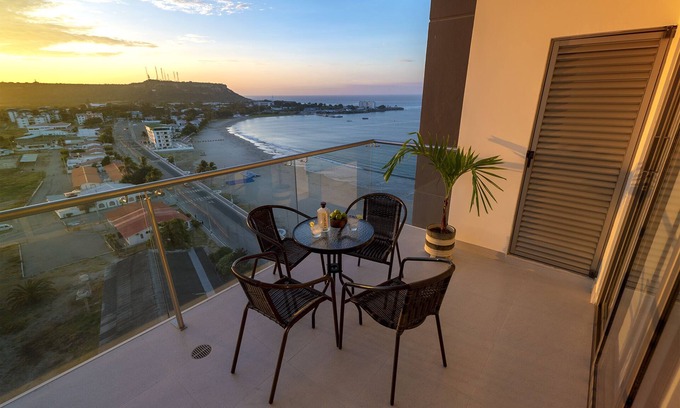 Salinas Apartment | 2 Bedroom Upscale Beach Front Condo