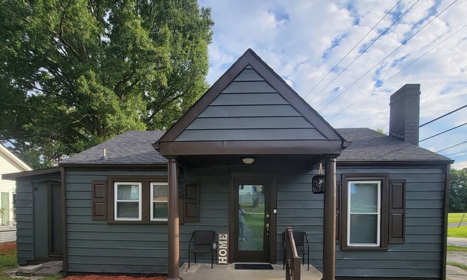 Kannapolis House | 2 BEDROOM Vacation Home Like No Other Near Highway and Downtown Area.