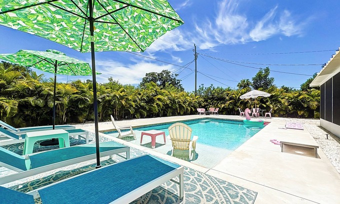 Southgate House | 2-bedroom vacation home just 11 minutes from Siesta Key Beach