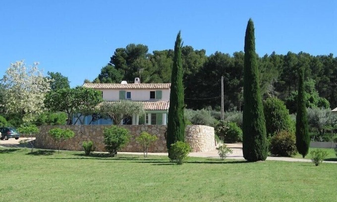 Aups Villa | 2 bedroom villa in a large garden with unheated pool