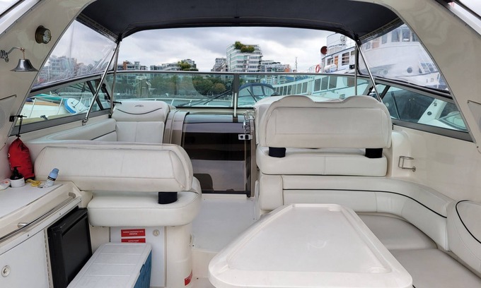 Central Boat Rental | 2-Bedroom Y Boat in amazing Downtown Vancouver