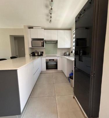 Hartbeespoort Apartment | 2 Bedrooms Apartment - Hartbeespoort Dam