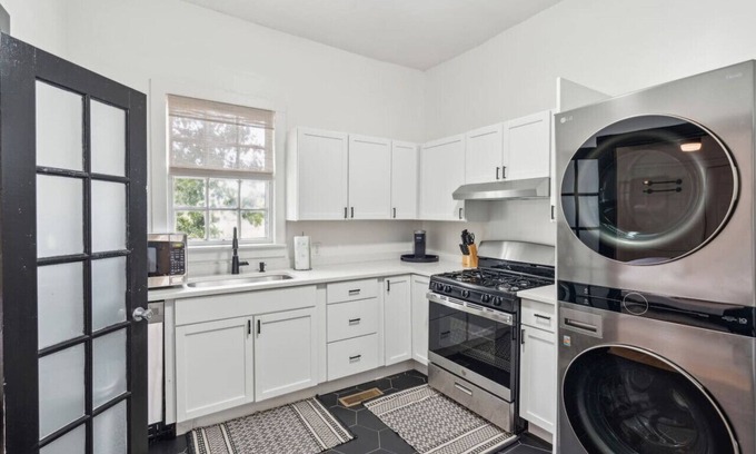 North Charleston Apartment | 2 Bedrooms - Close to Park Circle and Downtown!