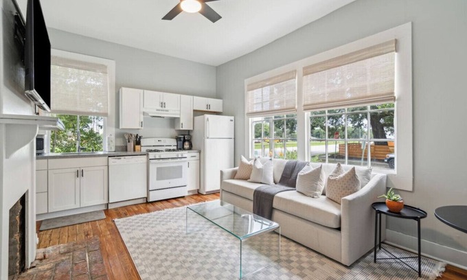 North Charleston Apartment | 2 Bedrooms - Closet to Park Circle and Downtown!