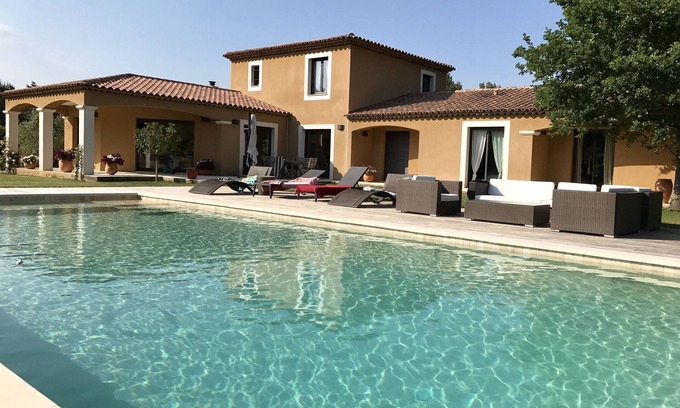 Aix-en-Provence Bed & Breakfast | 2 Bedrooms in luxury villa