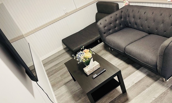 Hastings House | 2 Bedrooms in Vancouver (close to PNE and Downtown)