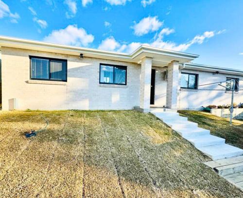 Moss Vale House | 2 Bedrooms Minimalist Home in Moss Vale