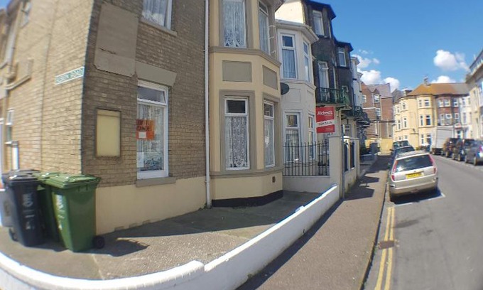 Great Yarmouth Apartment | 2 berth first floor flat Glen Villa 4