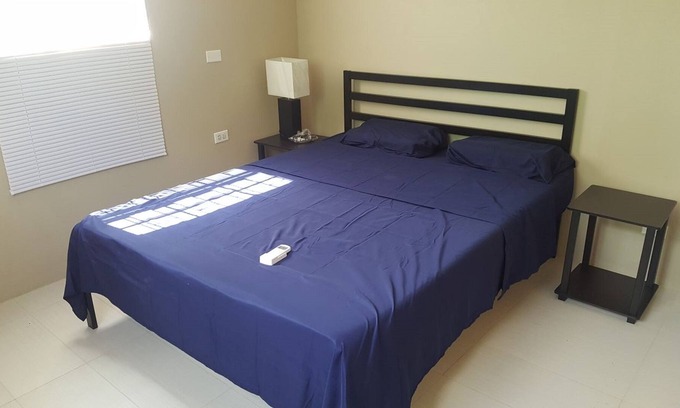 Welches House | 2 Blocks from beach, quiet side gap, walking distance to Oistins, night life