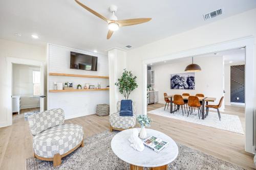Arsenal House | 2 Blocks from Riverwalk 1 Mile to SA Downtown