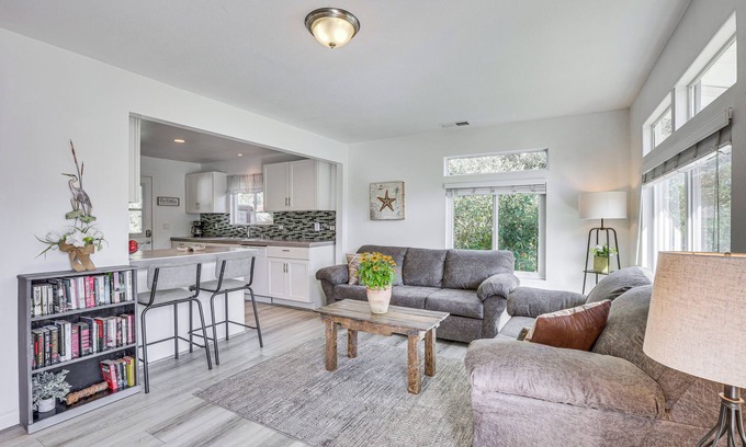 Oceano Cottage | 2 Blocks to Beach: Dog-Friendly Oceano Cottage