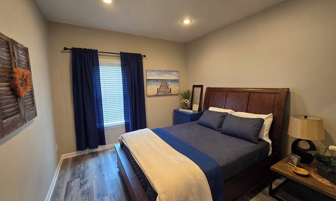 Higden House | 2 blocks to Greers Ferry lake cabin sleeps 8, Rv & Boat parking @ property