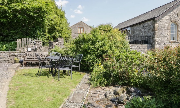 Allithwaite Cottage | 2 BOARBANK FARM, pet friendly, with a garden in Allithwaite