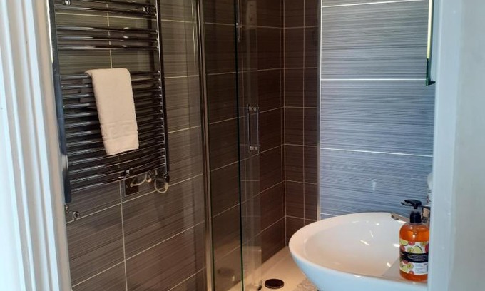 Llangollen House | 2 Bodwen Villas