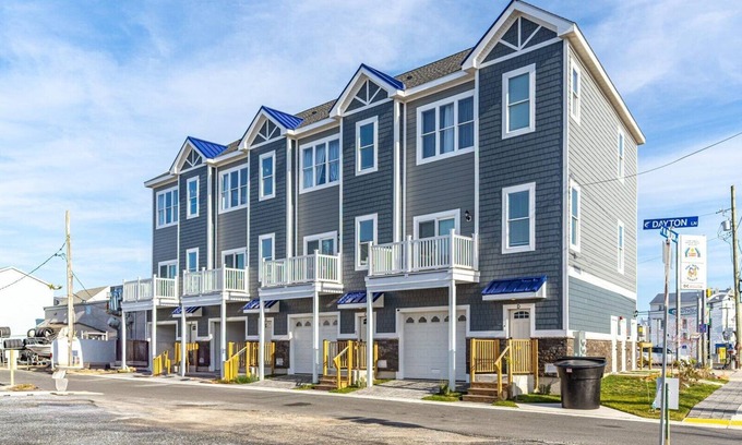 Ocean City Villa | 2 Br/2 bath townhouse downtown OC by Rt 50 bridge, great location for festivals