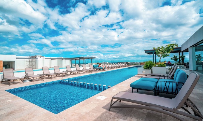 Tohoku Condo | 2 BR Condo At Ipana Condos - Pool - Gym - Business Center - Indigo
