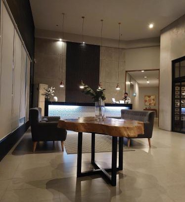 Bagumbayan Apartment | 2 BR Condo Free Wifi & Netflix - Circulo Verde, Eastwood Libis, Quezon City