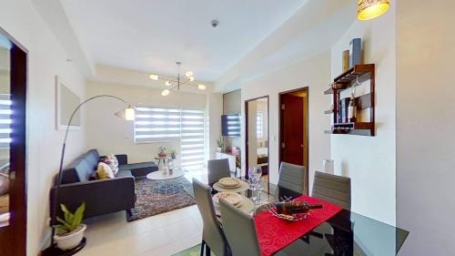 Iloilo Apartment | 2 BR Corner Executive Suite at Lafayette Park Square Megaworld Blvd Unit 5H
