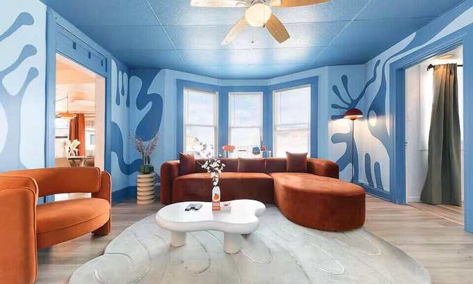 Brighton Heights House | 2-BR Vibrant Home | Fire Pit | Sleeps 4 | Downtown | PA
