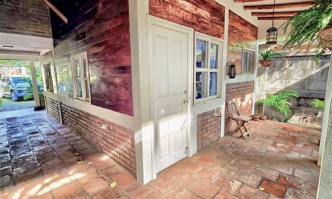 Pochomil Apartment | 2 Casitas for 8 Guests on Beach Front w Pool AC