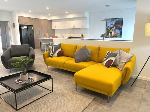 North Perth House | 2 Chic Stylish Modern Family On Charles
