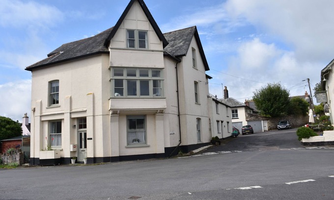 Drewsteignton Apartment | 2 CHURCH VIEW, pet friendly in Drewsteignton