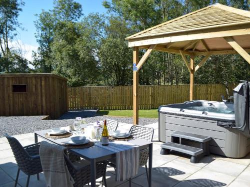 Boncath House | 2 Cilwendeg Lodge