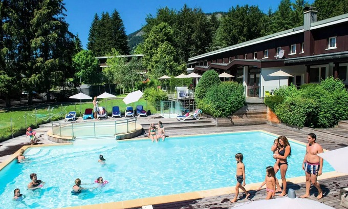 Praz-sur-Arly Apartment | 2 Classic Rooms 4 Adults with Balcony