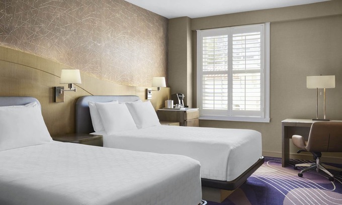 Pasadena Hotel | 2 Classic Units, Pool, Pets Are Allowed, Close to Pasadena Convention Center!