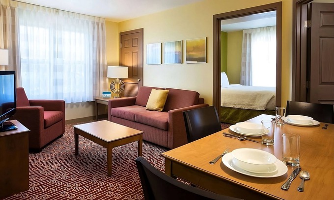Shea Business Park Hotel | 2 Comfortable Units, For Family Adventure in Scottsdale, Kitchen, Pool!