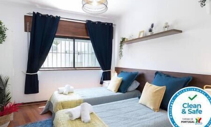 Lapa Apartment | 2 Comfy Bright Flats w/ Netflix