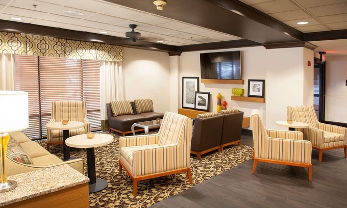 Northeast Pensacola Hotel | 2 Connecting Suites at a Hotel
