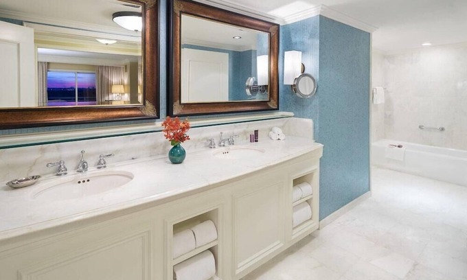 Florida Central Atlantic Coast Hotel | 2 Connecting Suites at a 5⭐️ Hotel