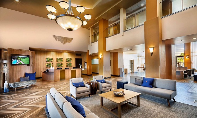 Paradise Village Corporate Center Hotel | 2 Connecting Suites at a Hotel