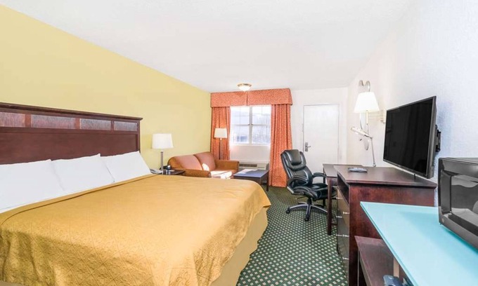 Lookout Valley Neighborhood Association Hotel | 2 Convenient Units! Free Parking, Pets Allowed! Near Raccoon Mountains Caverns