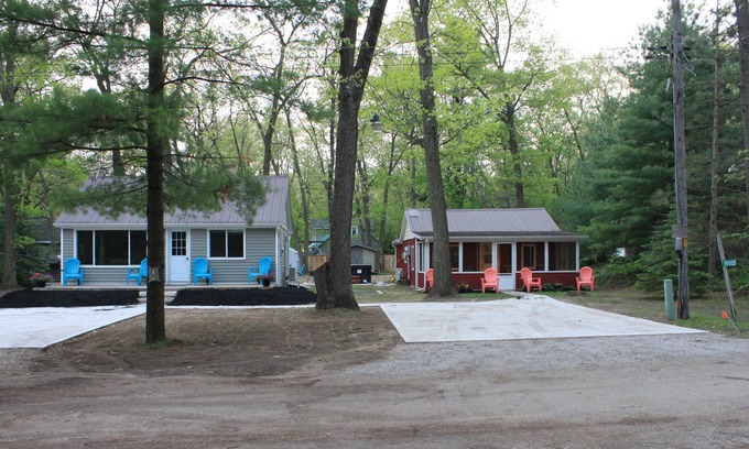 Lambton Shores House | 2 Cozy Cottages, Bunkie & Hot Tub