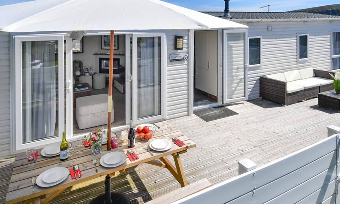 Rhyd-y-clafdy Ski Chalet | 2 Crugan in the beautiful Pwllheli