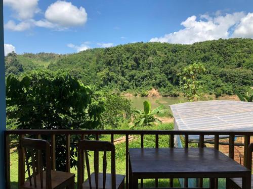 Nong Khiaw House | 2 Days Tours and Home stay