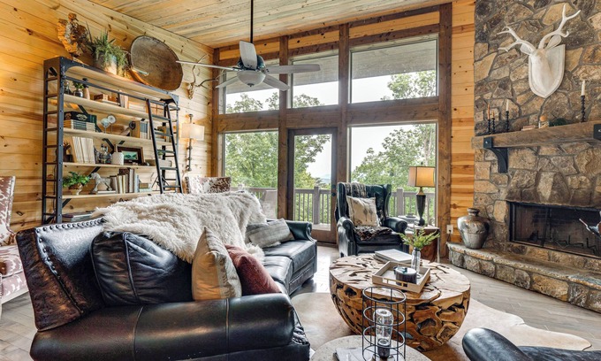 Murphy Cabin | 2 Decks, Grill, Hot Tub: Mountain Cabin in Murphy