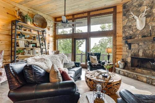 Murphy House | 2 Decks, Grill, Hot Tub Mountain Cabin in Murphy