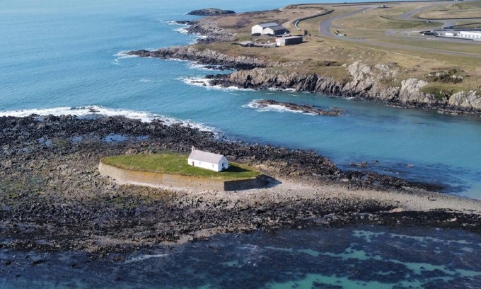 Bodorgan Cottage | 2 Glantraeth Farm Cottage. Pet friendly, Ideal base to explore Anglesey